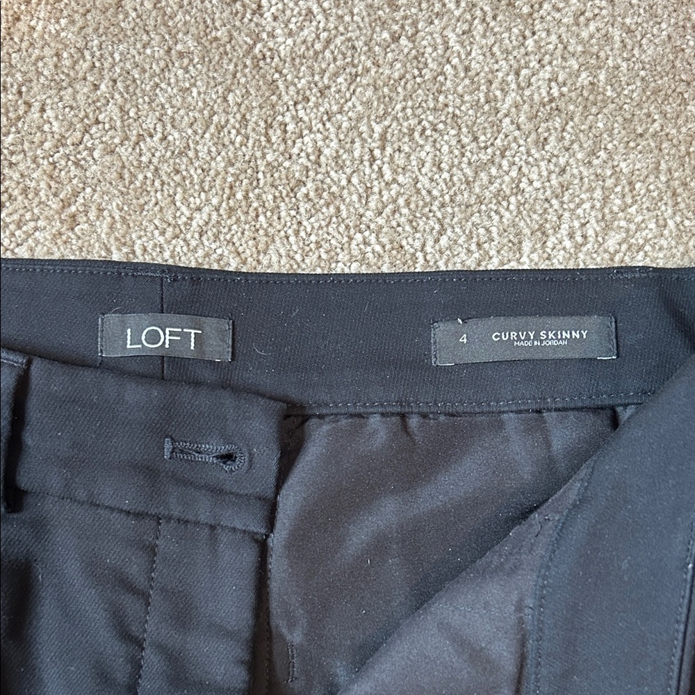 Ann Taylor loft size 4, curvy skinny black pants